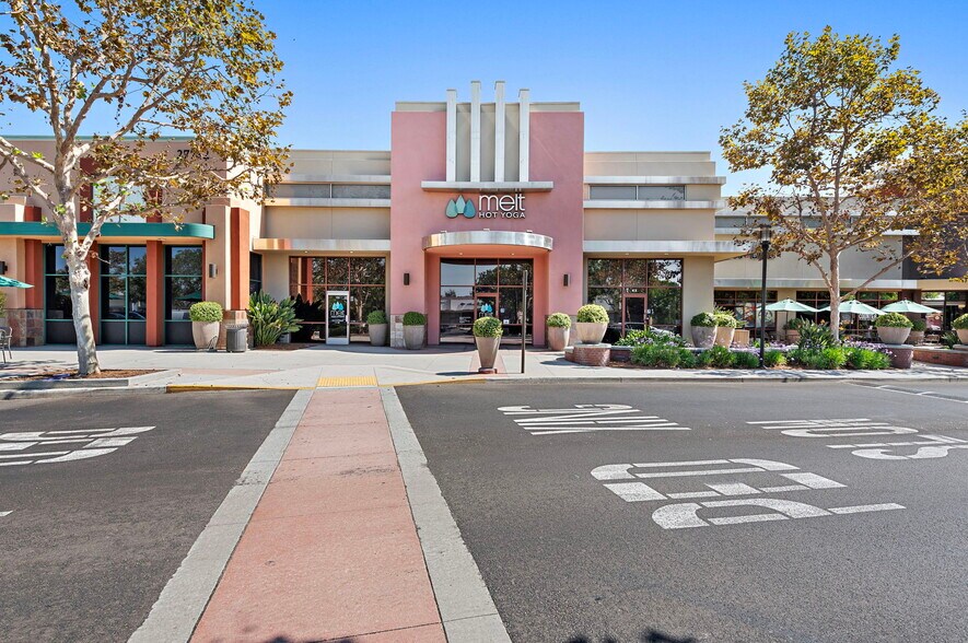 More Photos Of 27412 Antonio Pky, Ladera Ranch Storefront For Lease