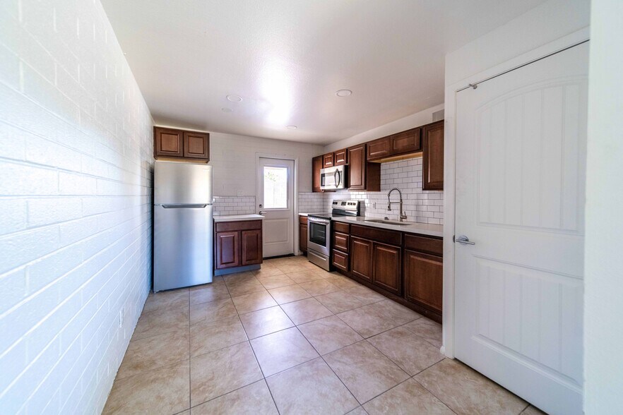 More Photos Of 510 N Horne, Mesa Apartments For Sale