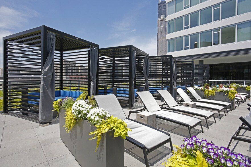 More Photos Of 720 S Wells St, Chicago Multifamily For Sale