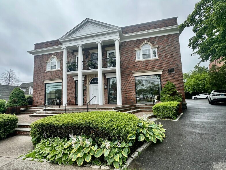 More Photos Of 95 E Putnam Ave, Greenwich Office For Sale