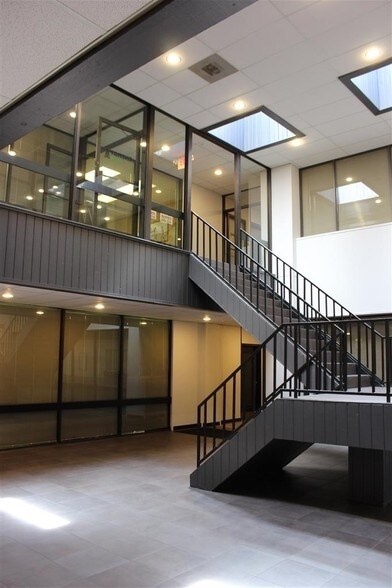 More Photos Of 1701 Southwest Pky, College Station Office For Lease