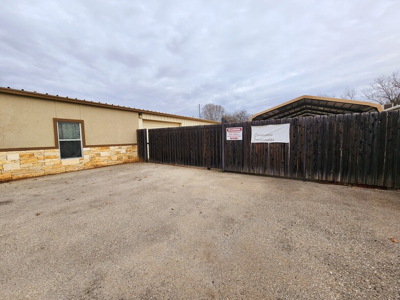 More Photos Of 108 Schertz Pky, Schertz Auto Repair For Sale