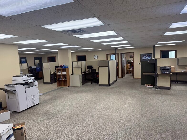 More Photos Of 1434 Progress Ln, Omro Distribution For Lease