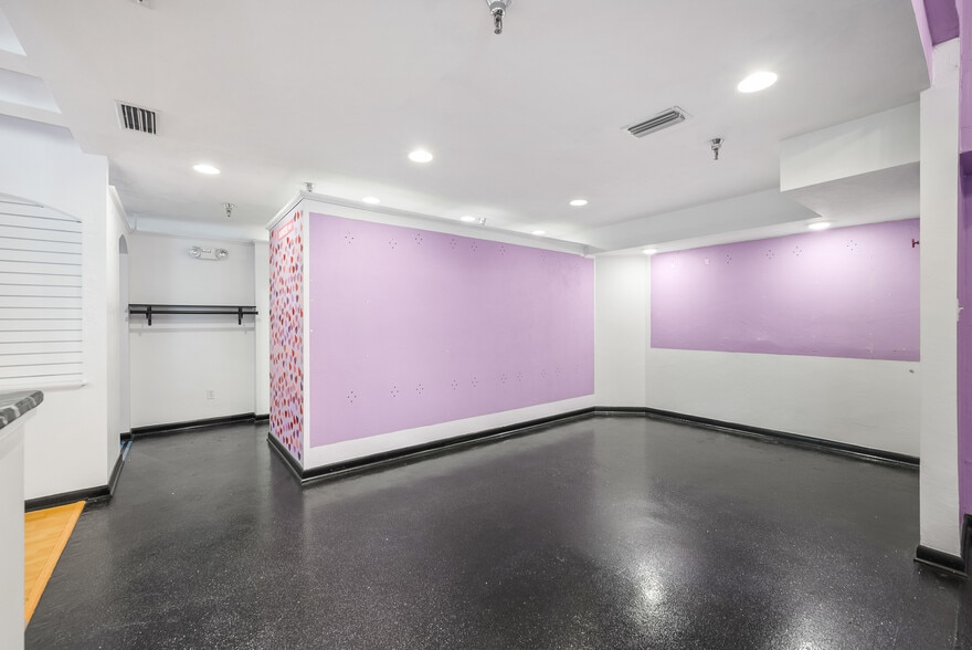 More Photos Of 2441 NW 43rd St, Gainesville Storefront For Sale