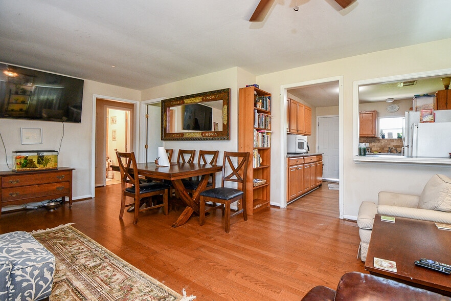 More Photos Of 2206 Hartwick Rd, Houston Contractor Storage Yard For Sale