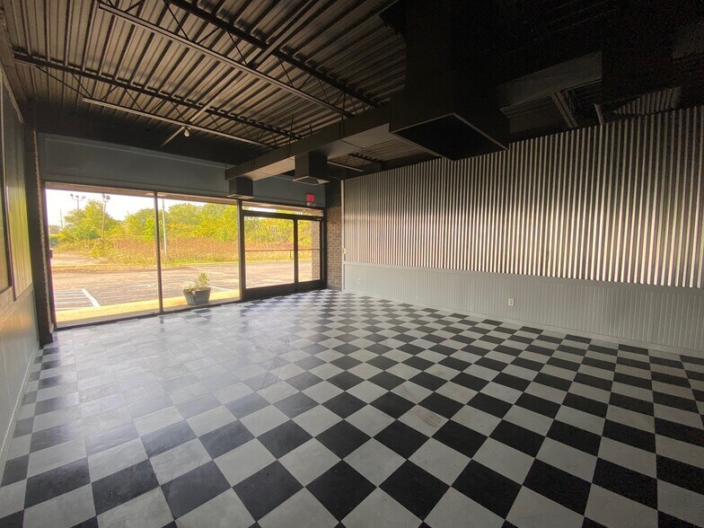 More Photos Of 4067 E Court St, Burton Freestanding For Sale