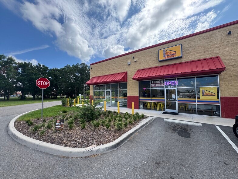 Primary Photo Of 1443 Belladonna Pl, Saint Cloud Showroom For Lease