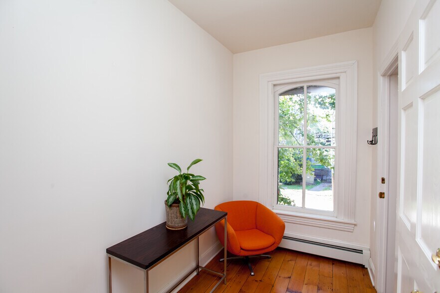 More Photos Of 24 N Main St, Lambertville Office For Sale