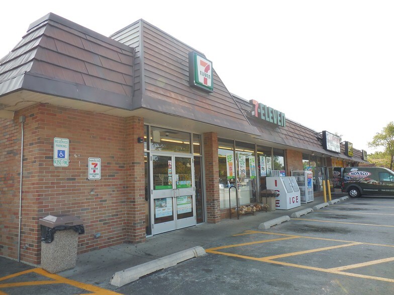 More Photos Of 14721-14727 Central Ave, Oak Forest Storefront Retail Office For Lease