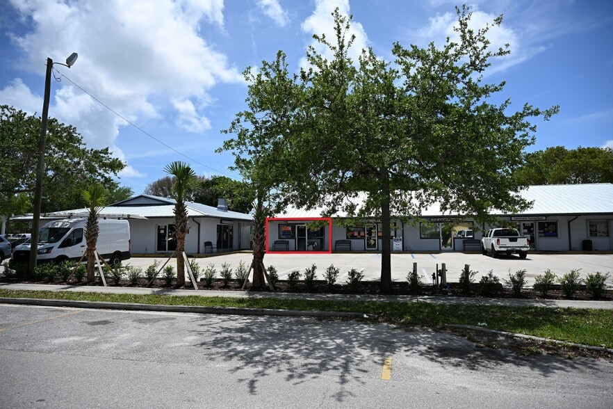 Primary Photo Of 200-220 Hibiscus St, Jupiter Storefront For Lease