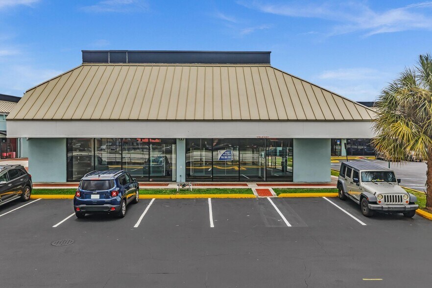 More Photos Of 4412-4678 N University Dr, Lauderhill Unknown For Lease