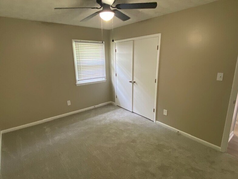 More Photos Of 1133-1144 Berkshire Rd, Fayetteville Apartments For Sale