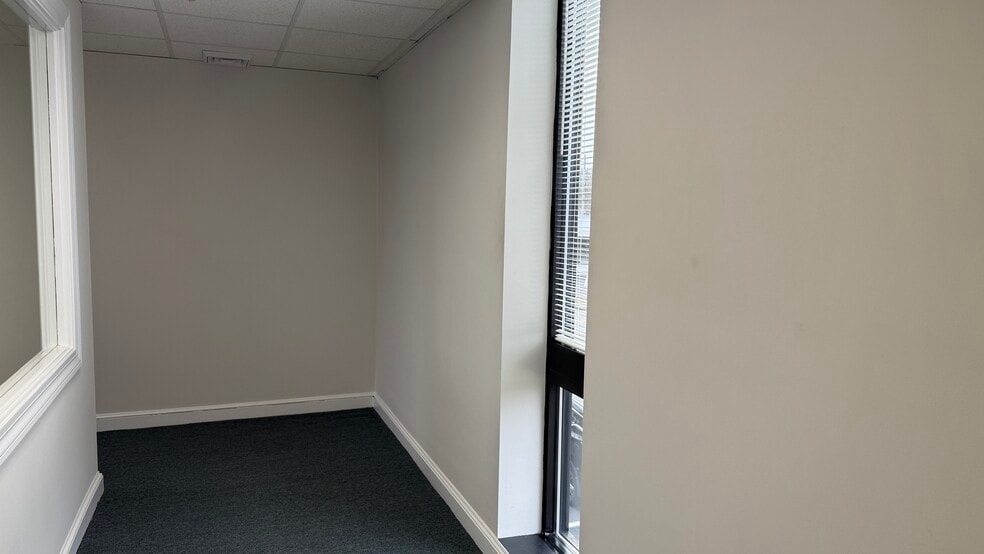 More Photos Of 218 W Main St, Hyannis Medical For Sale