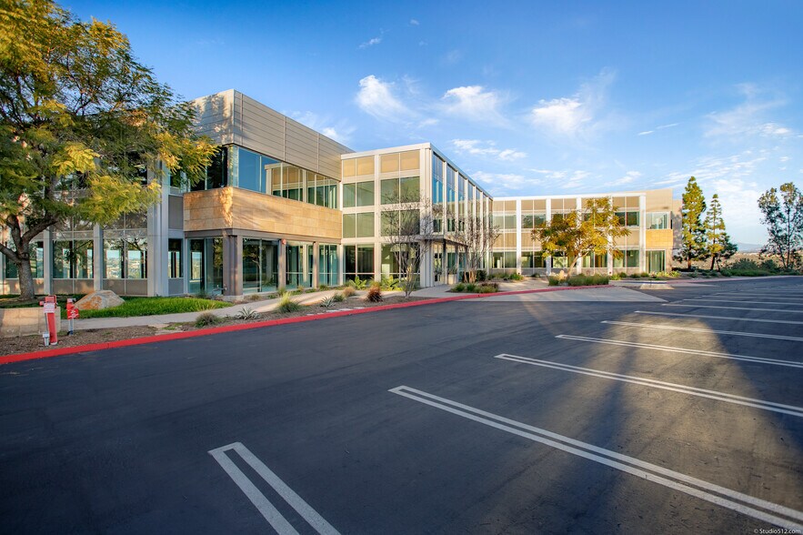 More Photos Of 10616 Scripps Summit Ct, San Diego Research And Development For Lease