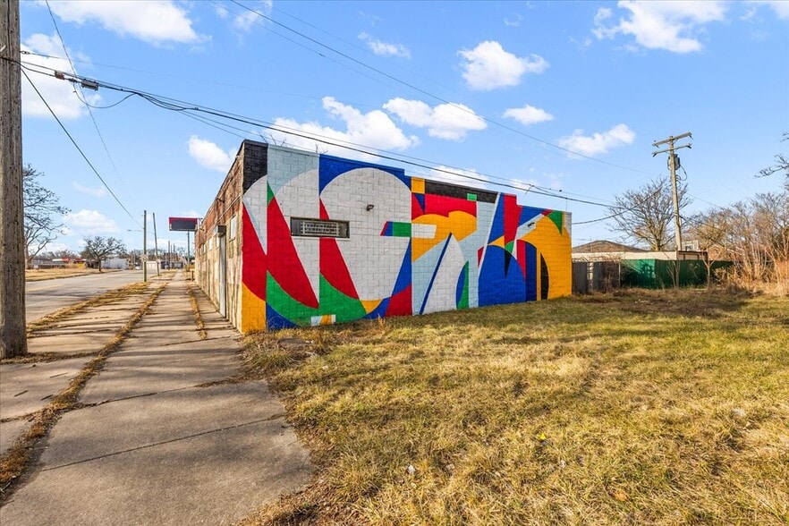 Primary Photo Of 12501 Chalmers St, Detroit General Retail For Sale