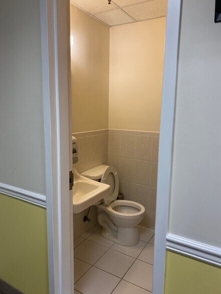 More Photos Of 1 Barstow Rd, Great Neck Apartments For Sale