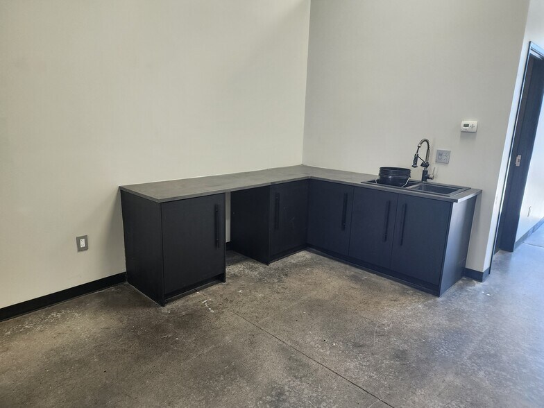 More Photos Of 2280 Manatt Ct, Castle Rock General Retail For Sale