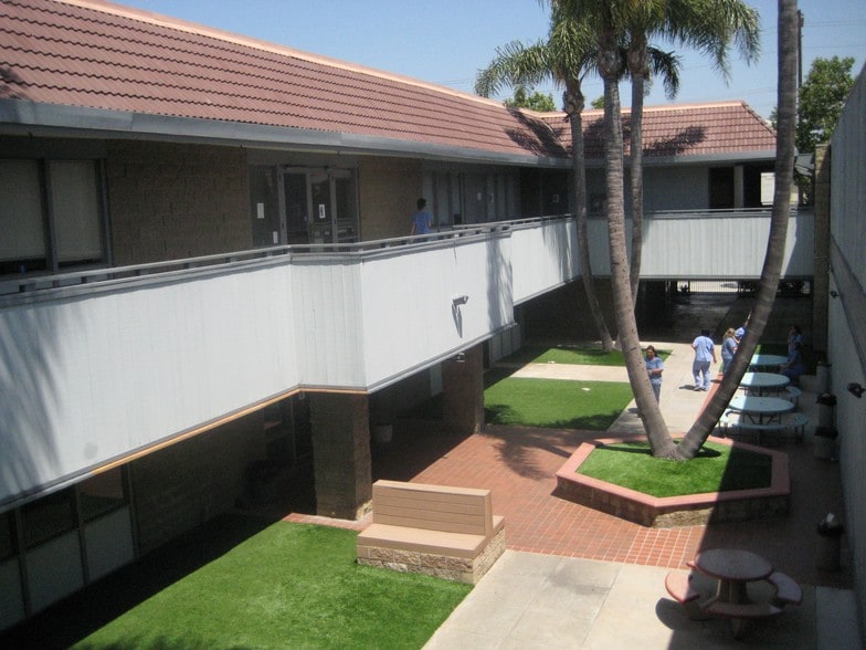 More Photos Of 1840 E 17th St, Santa Ana Office For Lease