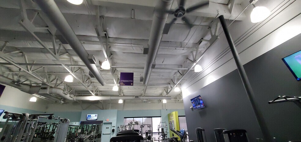 More Photos Of 4030 E Thunderbird Rd, Phoenix Storefront Retail Office For Lease