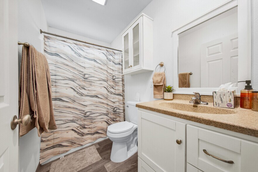 More Photos Of 120 E Jupiter Ln, South Padre Island Hotel For Sale