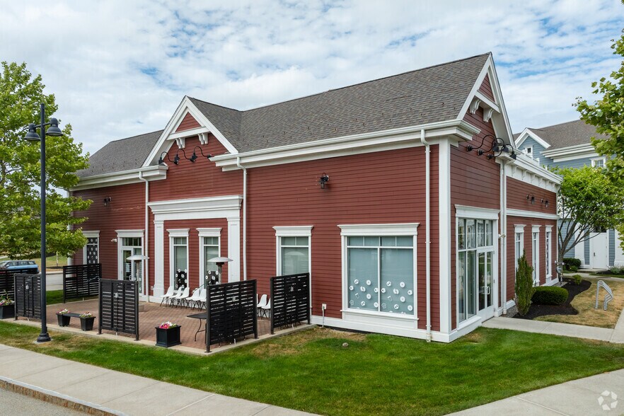 More Photos Of 400-440 Boston Post Rd, Wayland Unknown For Lease