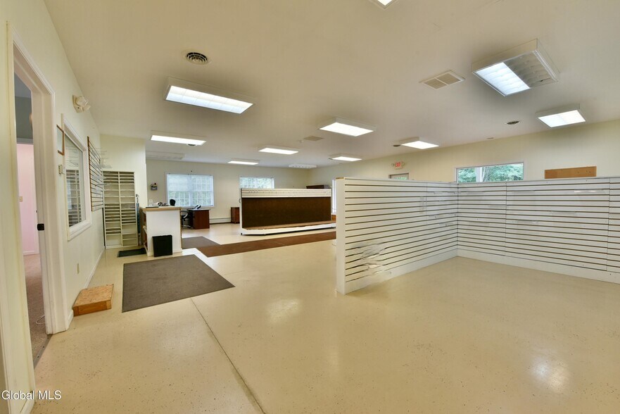 More Photos Of 410 Ridge Rd, Broadalbin Freestanding For Sale