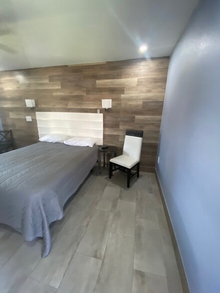 More Photos Of 3400 S US Highway 17/92, Casselberry Hotel For Sale