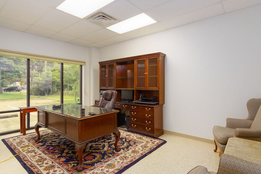 More Photos Of 405 Enterprise St, Longview Warehouse For Sale