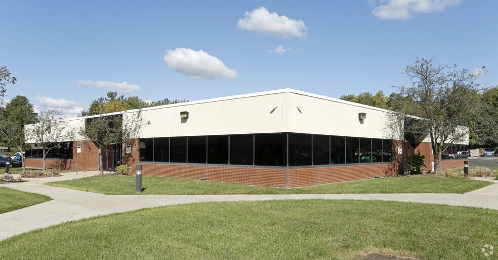 More Photos Of 1090 King Georges Post Rd, Edison Office For Lease