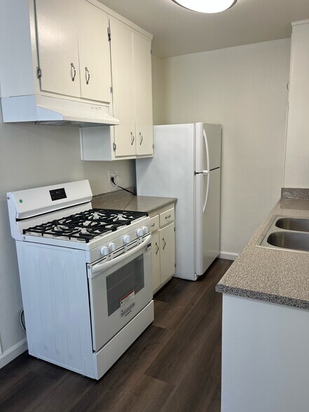 More Photos Of 411-425 S Alexandria Ave, Los Angeles Apartments For Sale