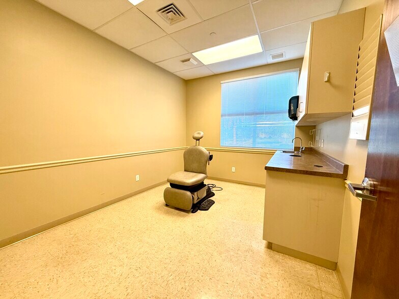More Photos Of 2402 Frist Blvd, Fort Pierce Medical For Sale