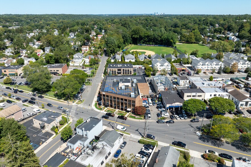 More Photos Of 111 Brook St, Scarsdale Loft Creative Space For Lease