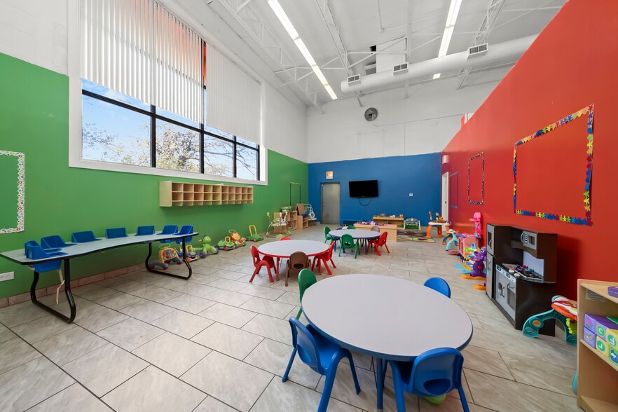 More Photos Of 1155 W 81st St, Chicago Daycare Center For Sale