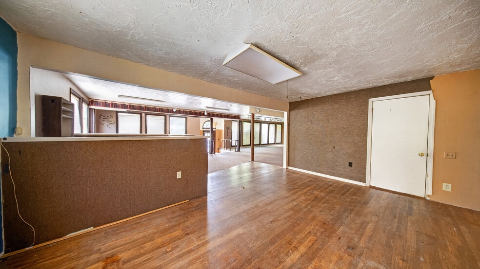 More Photos Of 29369 Lorain Rd, North Olmsted Flex For Sale