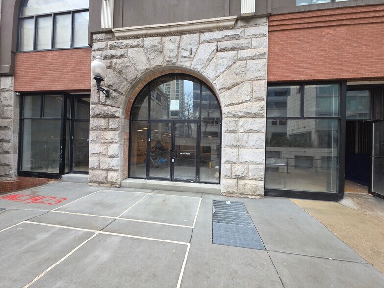 More Photos Of 444 N Wabash Ave, Chicago Office For Lease