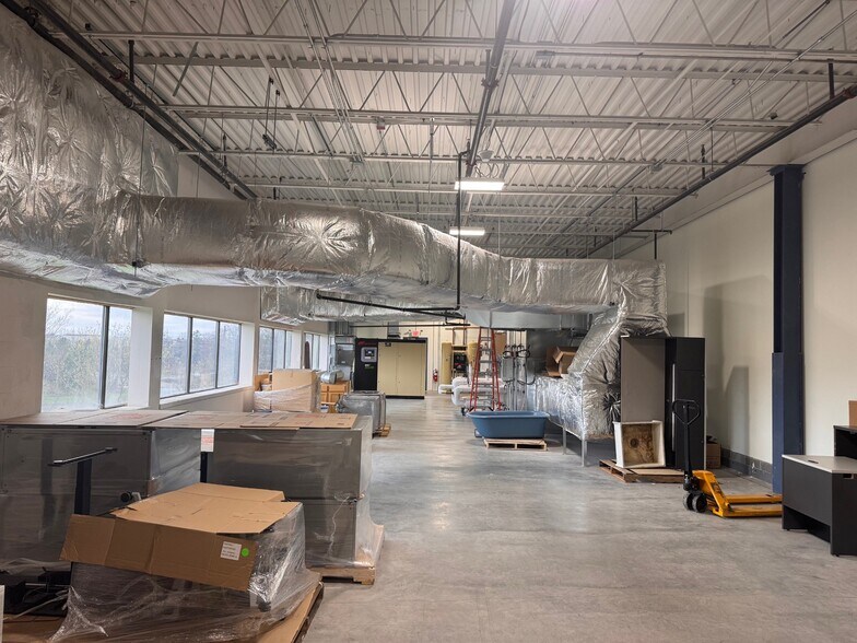 More Photos Of 34 River Rd, Essex Junction Warehouse For Lease