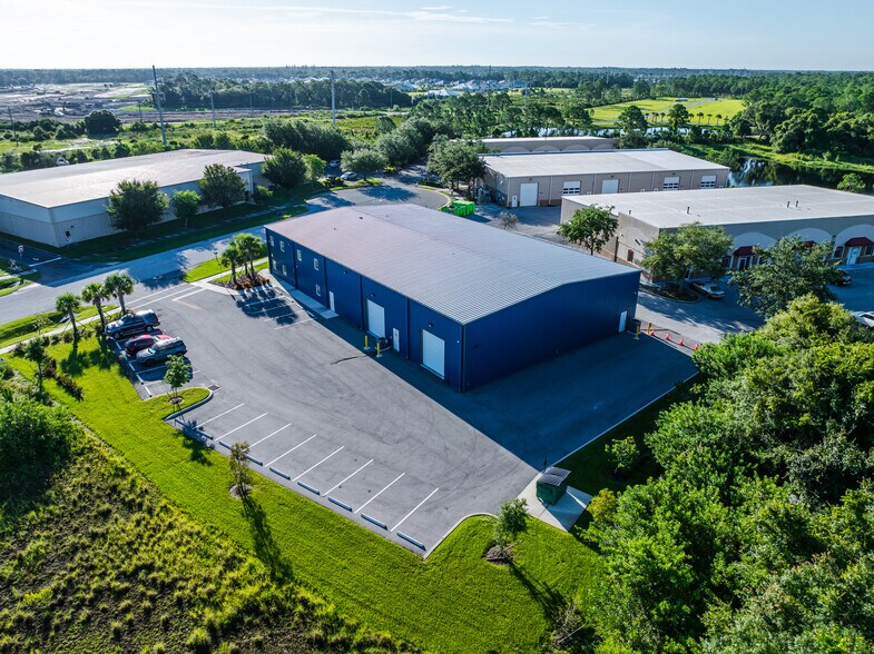 More Photos Of 8280 Consumer Ct, Sarasota Light Manufacturing For Sale