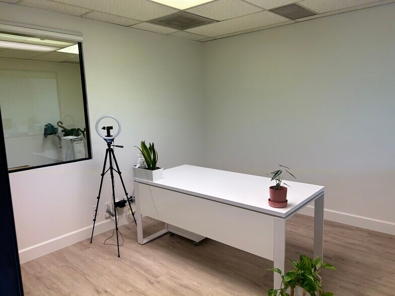 More Photos Of 30423 Canwood St, Agoura Hills Office For Sale