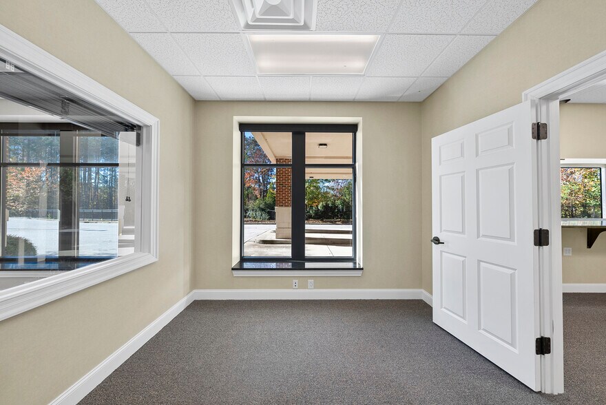More Photos Of 701 Mutual Ct, Raleigh Office For Sale
