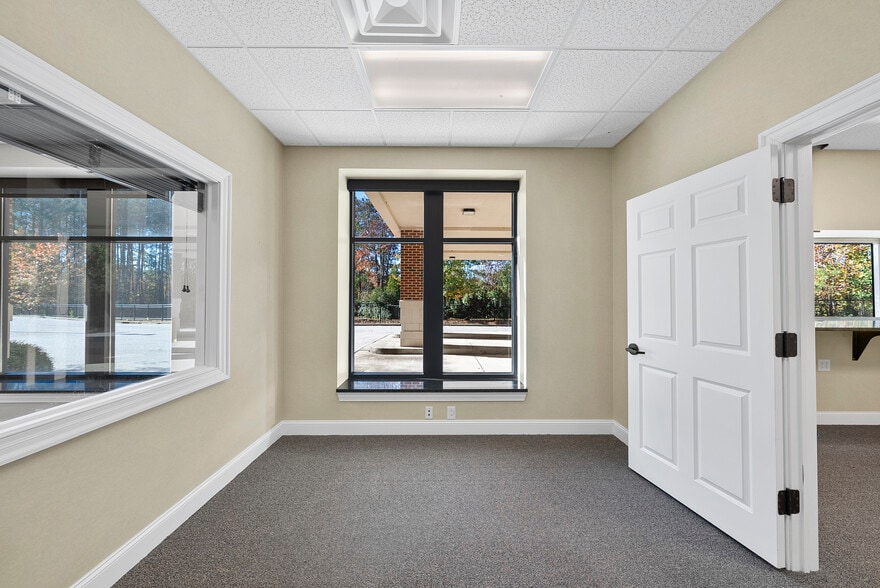 More Photos Of 701 Mutual Ct, Raleigh Office For Sale