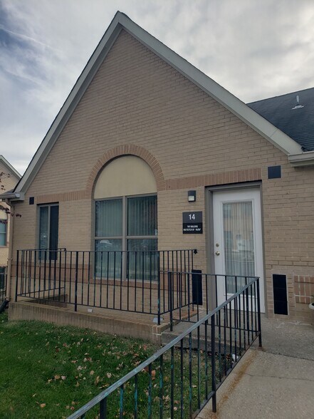 More Photos Of 14 Executive Park Ct, Germantown Office For Sale