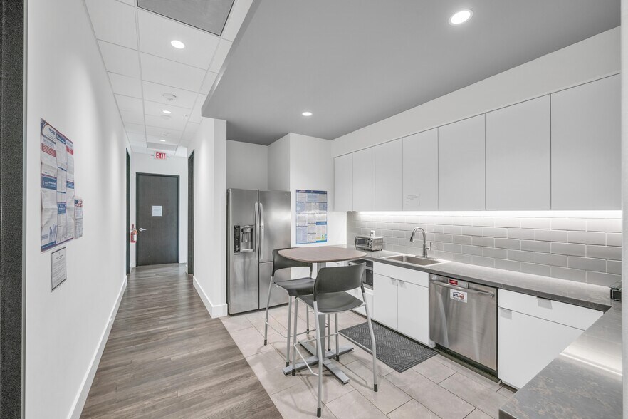 More Photos Of 61 Carlton Woods Dr, The Woodlands Office For Lease