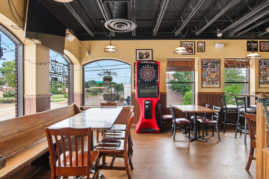 More Photos Of 442 Water St, Eau Claire Bar For Sale