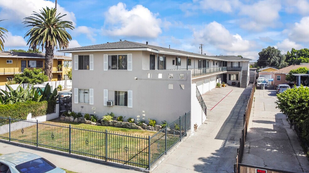 Primary Photo Of 3364 Elizabeth Ave, Lynwood Apartments For Sale