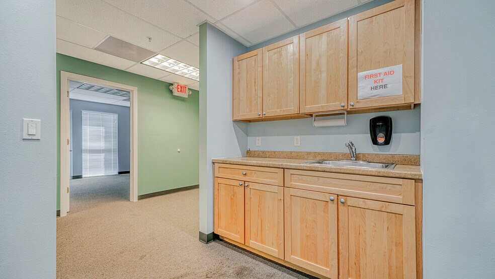 More Photos Of 7316-7320 Delainey Ct E, Sarasota Office Residential For Sale