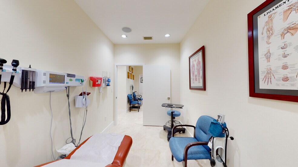 More Photos Of 235 W 49th St, Hialeah Medical For Sale