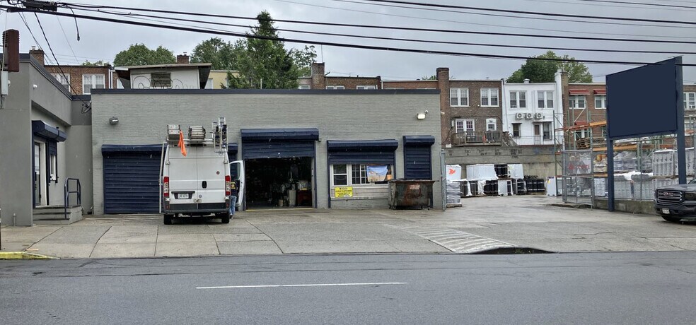Primary Photo Of 4332-4342 Bronx Blvd, Bronx Warehouse For Sale