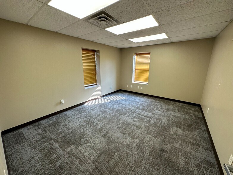 More Photos Of 12803 O'Connor Rd, San Antonio Warehouse For Sale