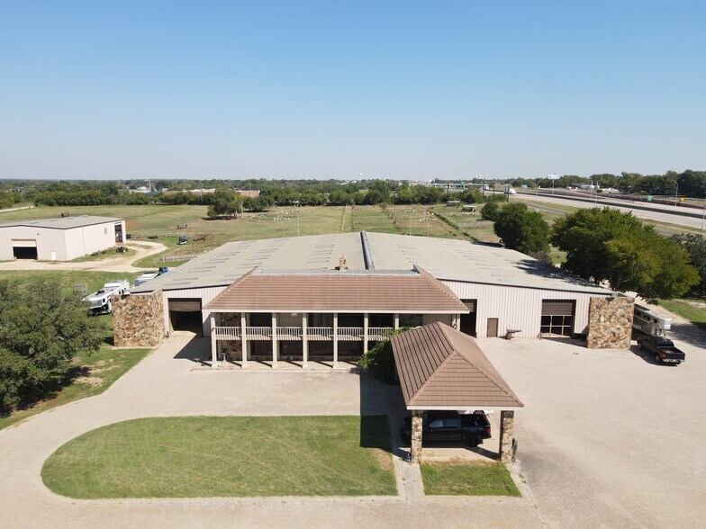 More Photos Of 2001 Stemmons Service, Sanger Land For Sale
