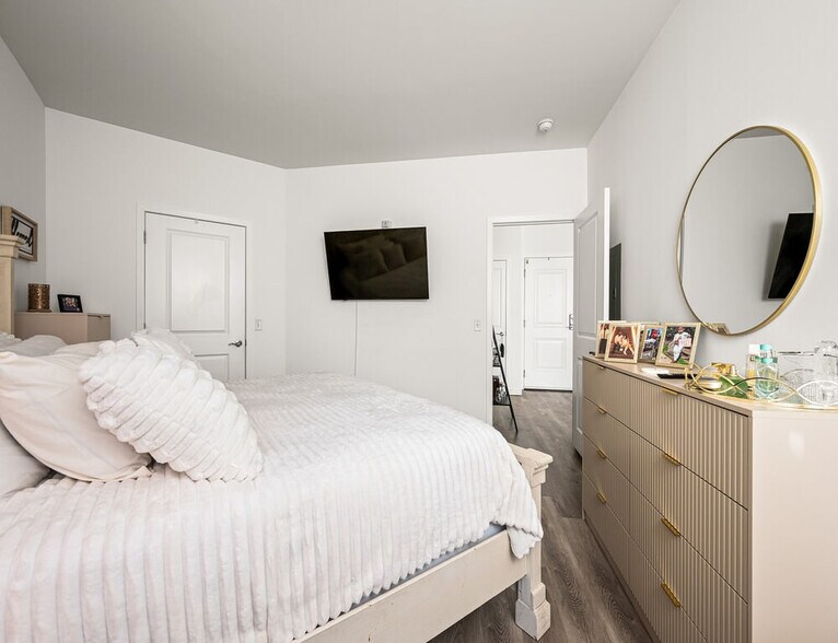 More Photos Of 121 Towne St, Stamford Apartments For Lease